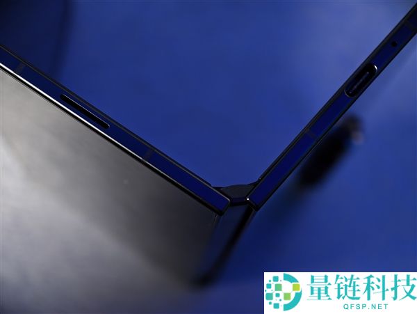 19999元起,三星Galaxy Z TriFold国行真机上手：手机刹时变10英寸平板