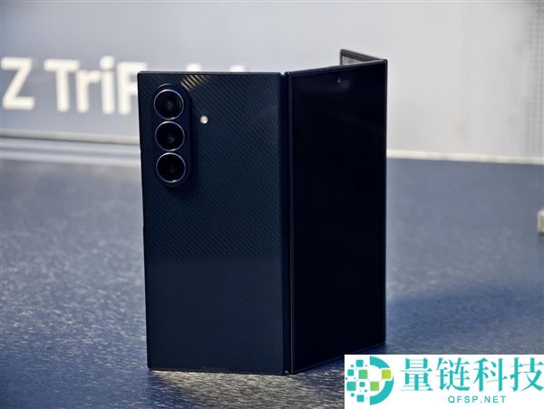 19999元起,三星Galaxy Z TriFold国行真机上手：手机刹时变10英寸平板