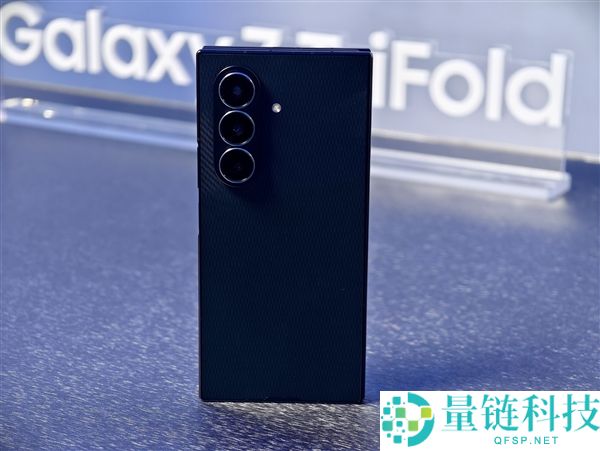 19999元起,三星Galaxy Z TriFold国行真机上手：手机刹时变10英寸平板