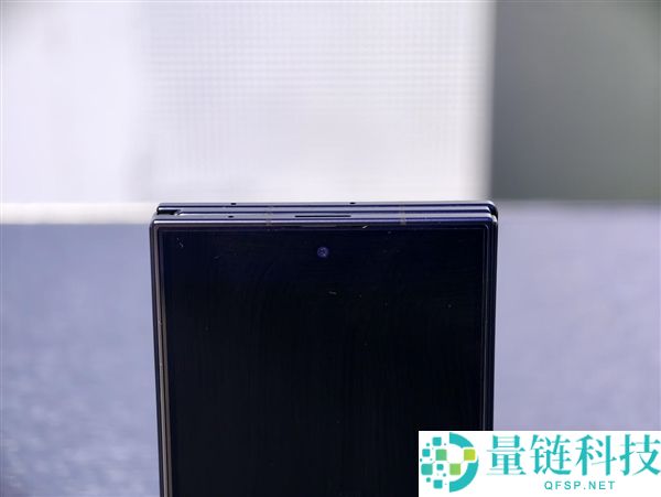 19999元起,三星Galaxy Z TriFold国行真机上手：手机刹时变10英寸平板