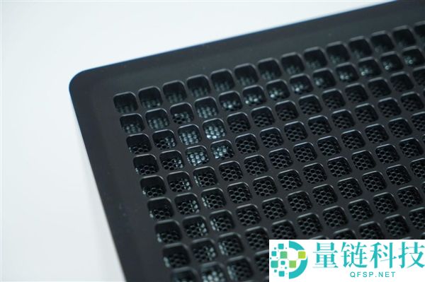 全球首个液冷迷你机,abee AI Station 395 Max任务站图赏