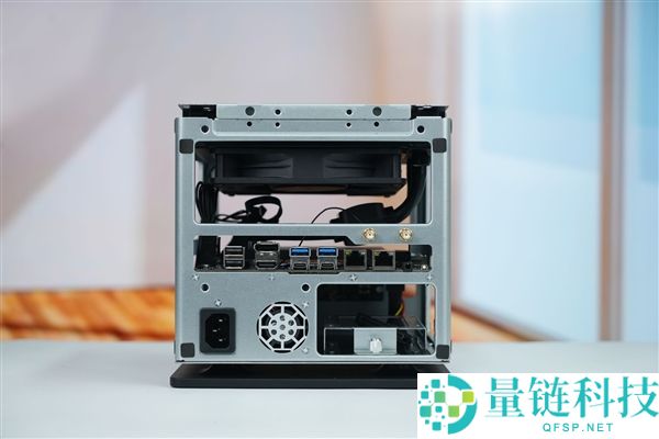 全球首个液冷迷你机,abee AI Station 395 Max任务站图赏