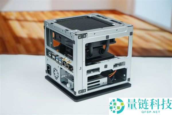 全球首个液冷迷你机,abee AI Station 395 Max任务站图赏