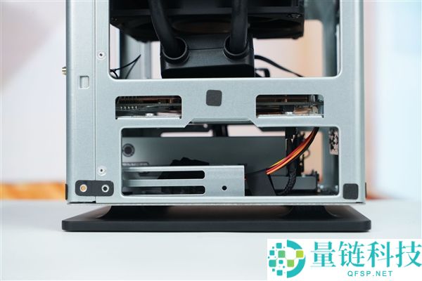 全球首个液冷迷你机,abee AI Station 395 Max任务站图赏