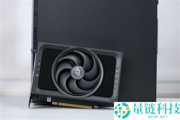 ITX机能小钢炮,七彩虹RTX 5070 Mini OC 12GB图赏