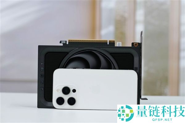 ITX机能小钢炮,七彩虹RTX 5070 Mini OC 12GB图赏