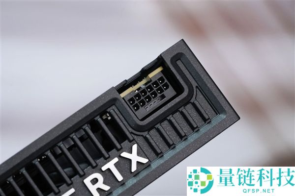 ITX机能小钢炮,七彩虹RTX 5070 Mini OC 12GB图赏