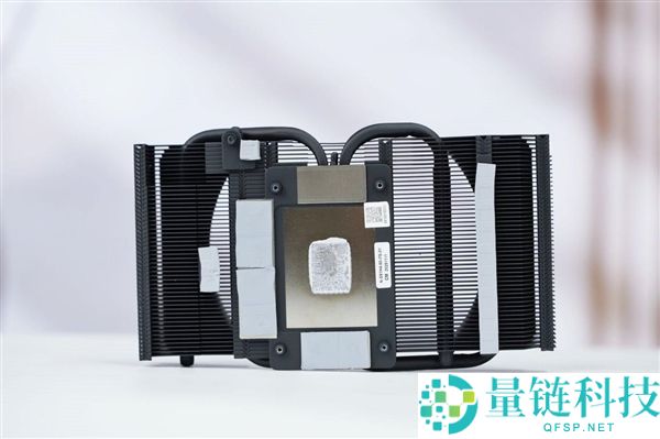 ITX机能小钢炮,七彩虹RTX 5070 Mini OC 12GB图赏