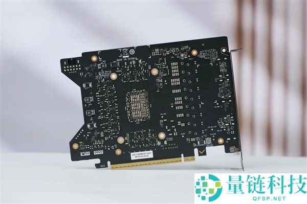 ITX机能小钢炮,七彩虹RTX 5070 Mini OC 12GB图赏