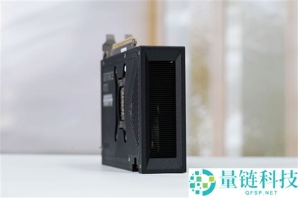 ITX机能小钢炮,七彩虹RTX 5070 Mini OC 12GB图赏