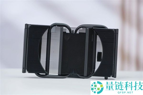 ITX机能小钢炮,七彩虹RTX 5070 Mini OC 12GB图赏