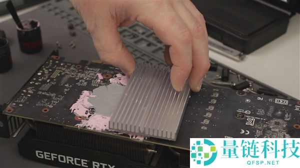 RTX 2060装上双CPU塔式散热器：热门温度骤降35°C,