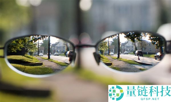 冲破国外垄断,国内首款飞秒激光角膜屈光医治机来岁上市：近视手术费能降50%