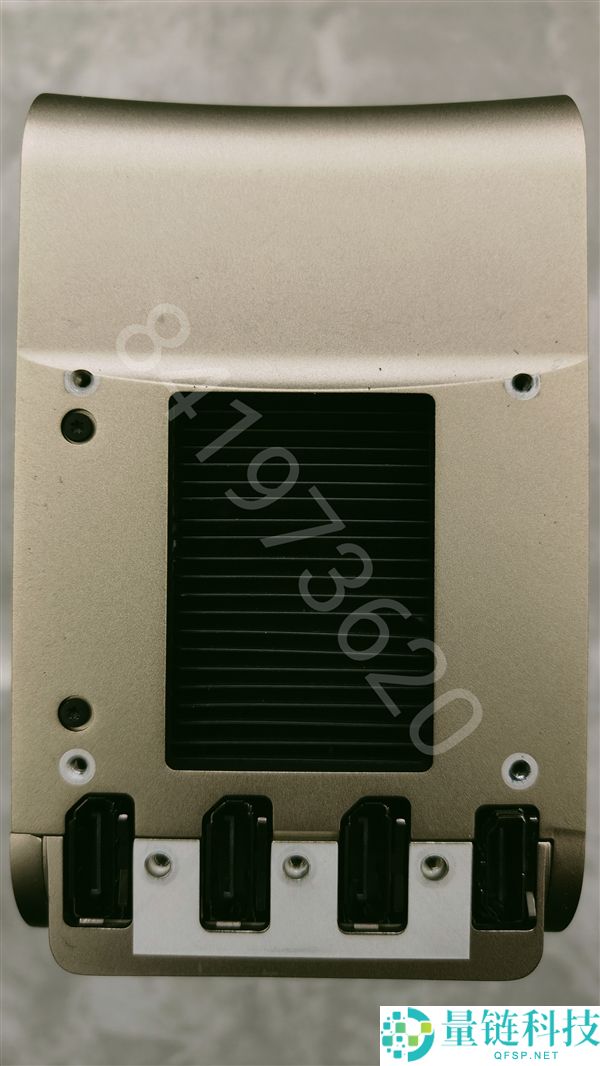 Titan Ada巨卡原型现身：48GB显存、四插槽、900W供电