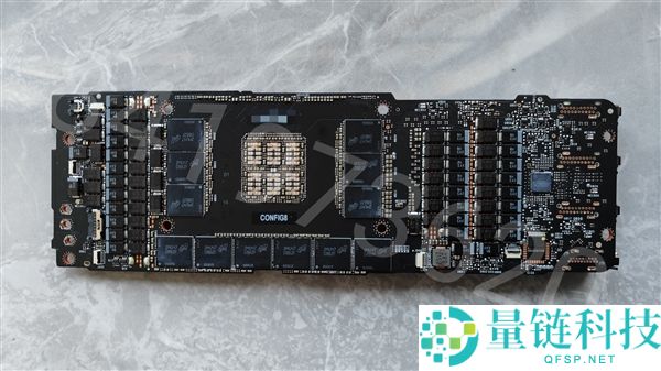 Titan Ada巨卡原型现身：48GB显存、四插槽、900W供电