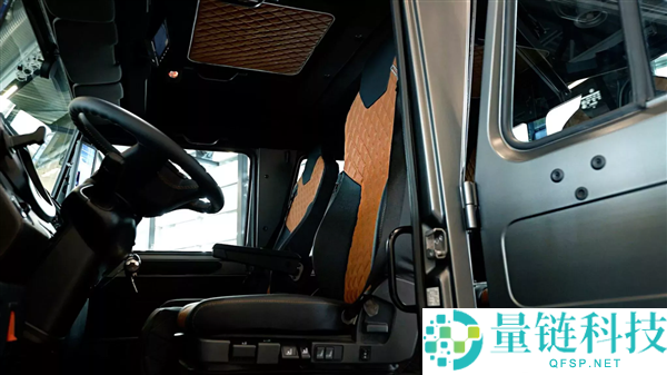 最终越野神器,疾驰打造乌尼莫克80周年岁念版车型