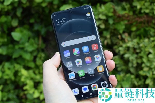 卢伟冰开直播爆料小米17 Ultra：答复米粉最关怀的话题