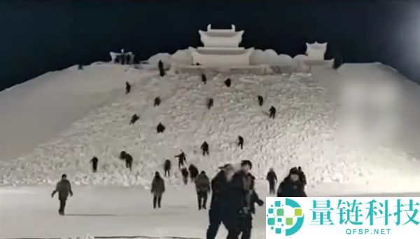 长白山巨型雪雕“云顶天宫”收工 8万方雪建收费宫殿