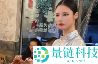 火锅店老板娘模拟机械人爆火：最长能坚持近20分钟不眨眼