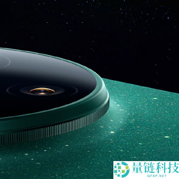 小米最冷艳、最薄的Ultra,小米17 Ultra星空绿外观细节发布：超大R角2D直屏