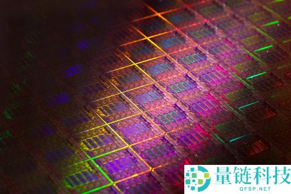 Intel前董事道破代工困局：既是火伴又是对手 AMD等怎能定心下单