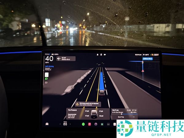 特斯拉迄今最好FSD推送 网友连测10小时：太写意 底子停不下来