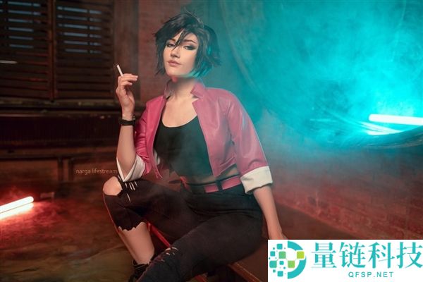 《漫威争锋》白皇后Cos美图 金发女郎大秀美腿