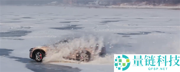 小米YU7冰面全网首漂：人车合一 堪比大片