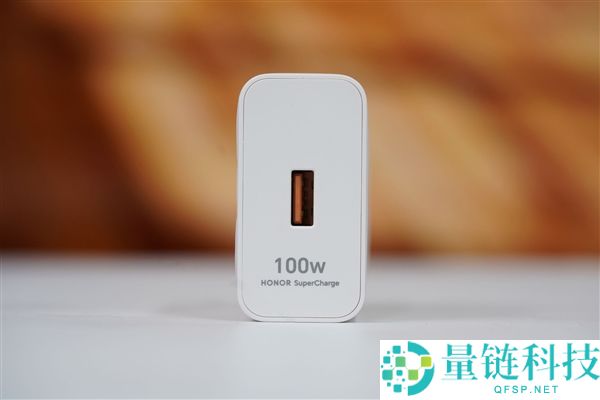 全球首发10000mAh电池,光荣WIN图赏