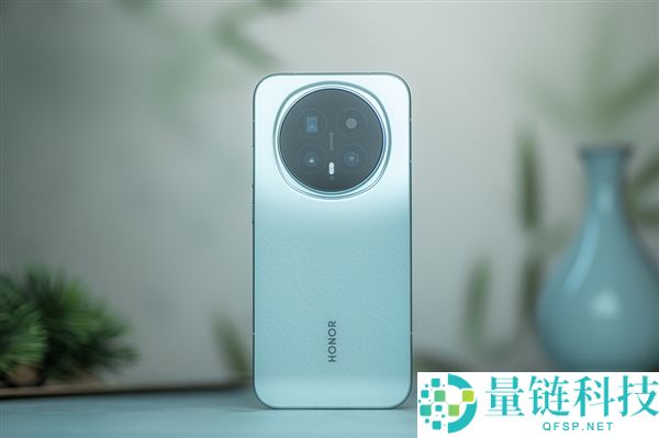 光荣Magic8 RSR保时捷设计外观偷跑：外型神似保时捷超跑