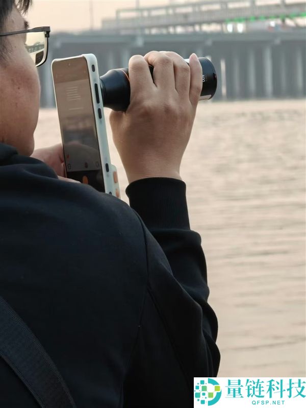 OPPO Find X9 Ultra工程机偷跑：支撑10倍光变 最强骁龙8E5望远镜