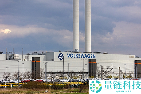 群众为了降本有多拼：撸掉三分之一高管,