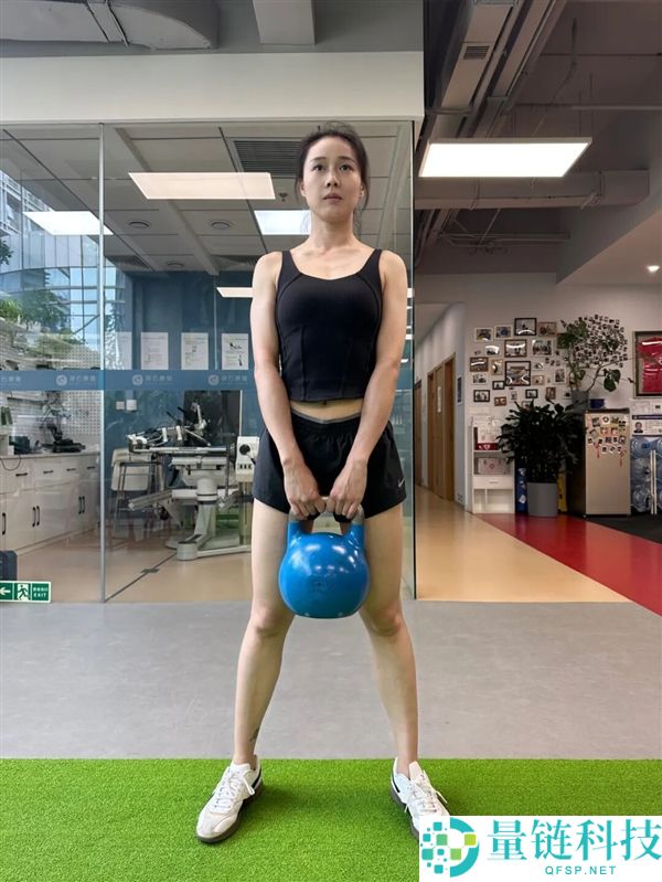 一个超简单的举措就能练习全身 廉价高效有手就行,