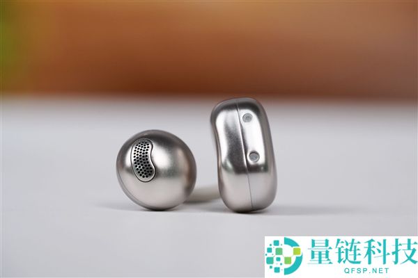 耳机盒竟然带屏幕,999元当贝Air 1图赏