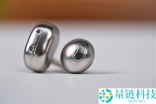 耳机盒竟然带屏幕,999元当贝Air 1图赏