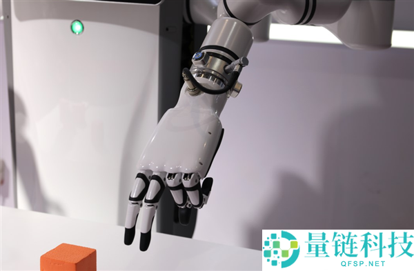 新款抱负L9最高卖56万 李想：这是具身智能机械人