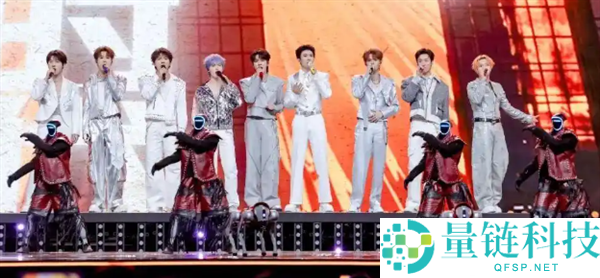 宇树机械人台上热舞 台下舞王四脸看懵 黄渤白敬亭被赶上架赛博斗舞