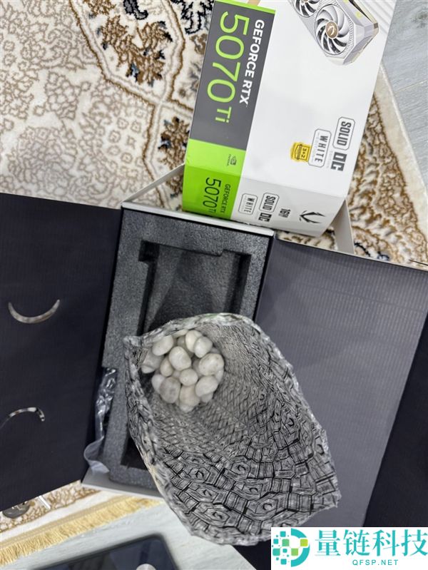 又有人上当,网购RTX 5070 Ti显卡：收到却是一箱鹅卵石