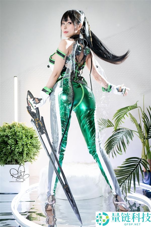著名 Coser 雨波绝美 Cosplay 图集：完美身段惊艳全场