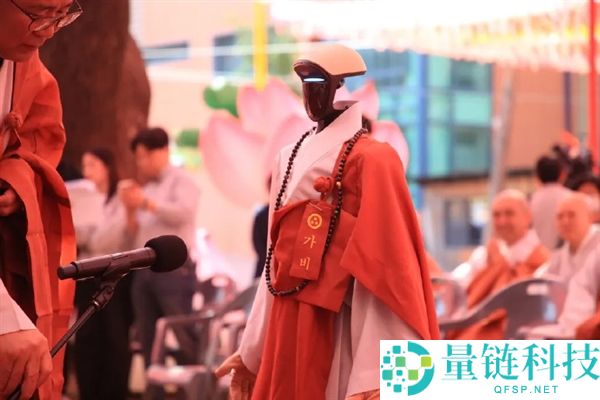 宇树 G1 韩国受戒法号迦悲：立下不外度充电等专属五戒