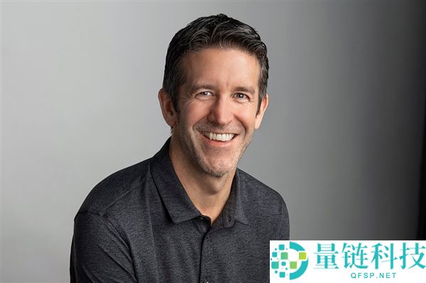 新 CEO 放大招！AirPods Pro 首配摄像头，苹果再掀变革