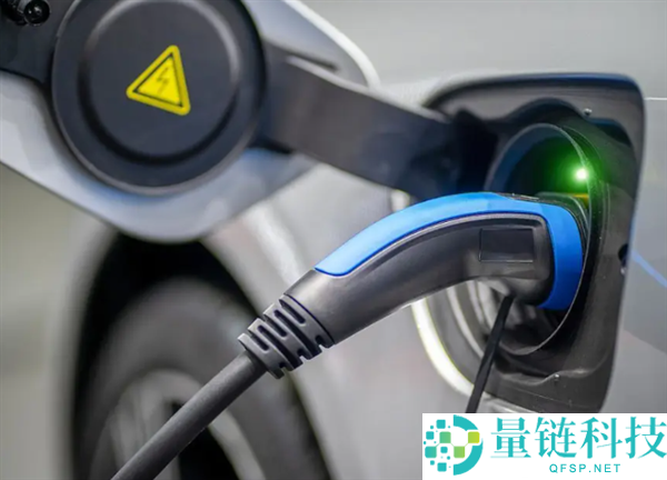 系统升级后续航从 500km 骤降至 300km？央视揭秘新能源车“锁电”真相