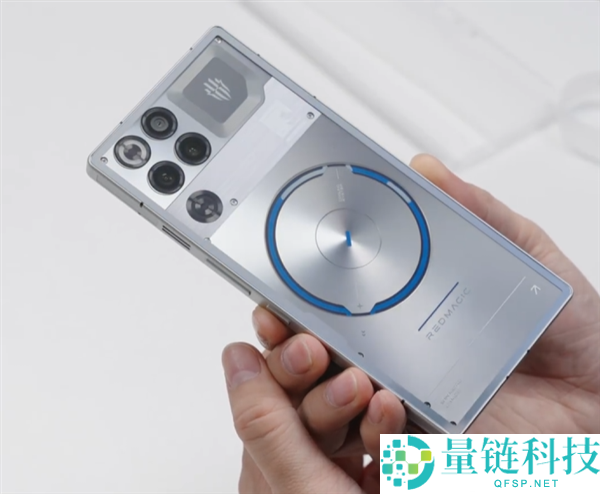 红魔 11S Pro+ 开箱评测：最强安卓游戏手机，独家风冷 + 水冷与透明机身