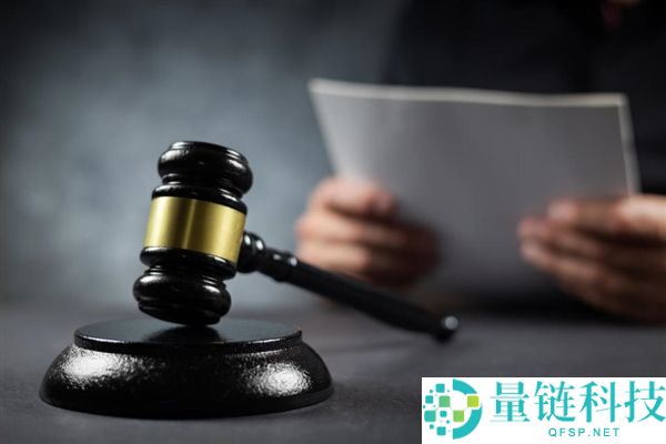 70 岁老人无证驾驶摩托撞杆身亡，家属索赔 34 万，法院判决双方担责
