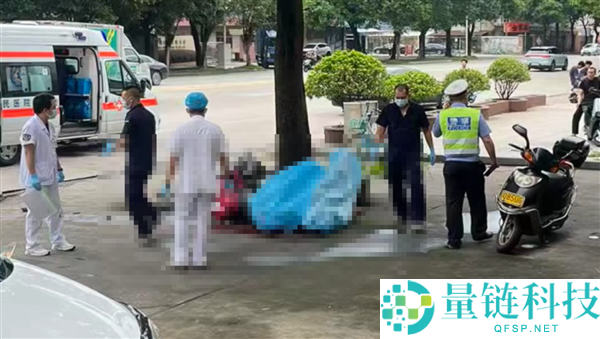 SUV 右转跨越三车道撞飞直行摩托车，骑手不幸身亡事故警示