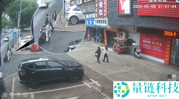无人骑摩托车闯红灯撞汽车！网友神评：孙策开大