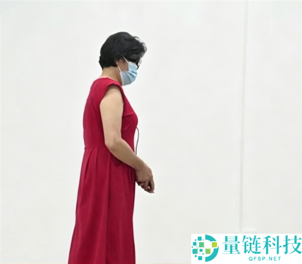 国内首例盲人通过侵入式脑机接口成功复明，实测视力峰值达0.1