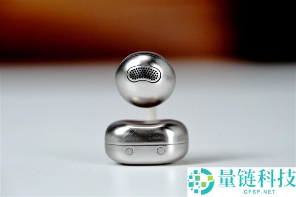 当贝Air 1S耳机图赏：耳机盒与妙控屏完美结合