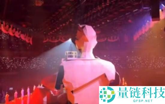 陈小春演唱会哭泣道歉，回应退票问题引发关注