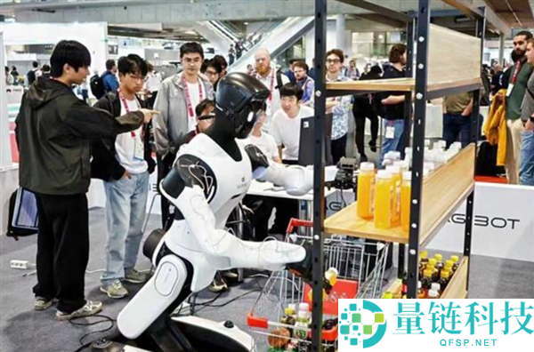 智元成功下线第15000台通用人形机器人，量产迈向新高度